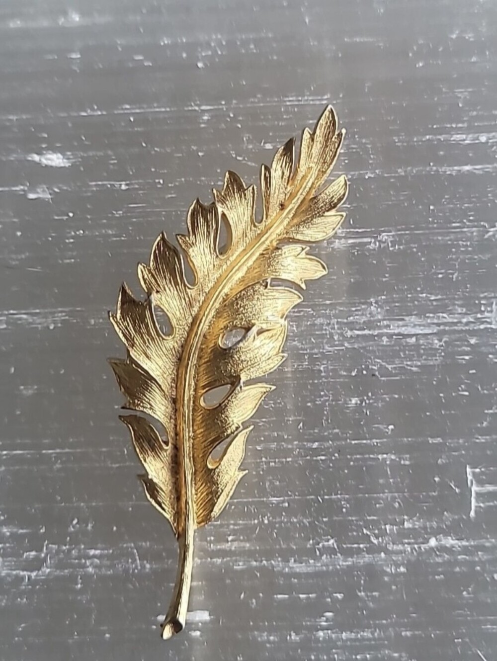 Vintage Signed Coro 1961 Brushed Gold Tone Textured Leaf Brooch